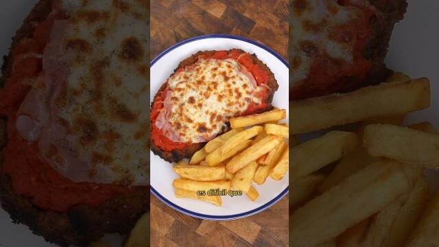 Foto de la receta Milanesa a la napolitana con patatas fritas