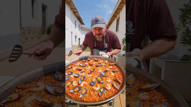 Foto de la receta Arroz sin pretensiones de calamar, langostinos y mejillones