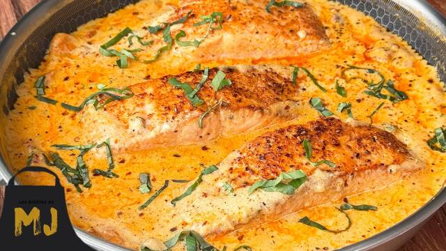 Foto de la receta Salmón en salsa cremosa con parmesano y albahaca