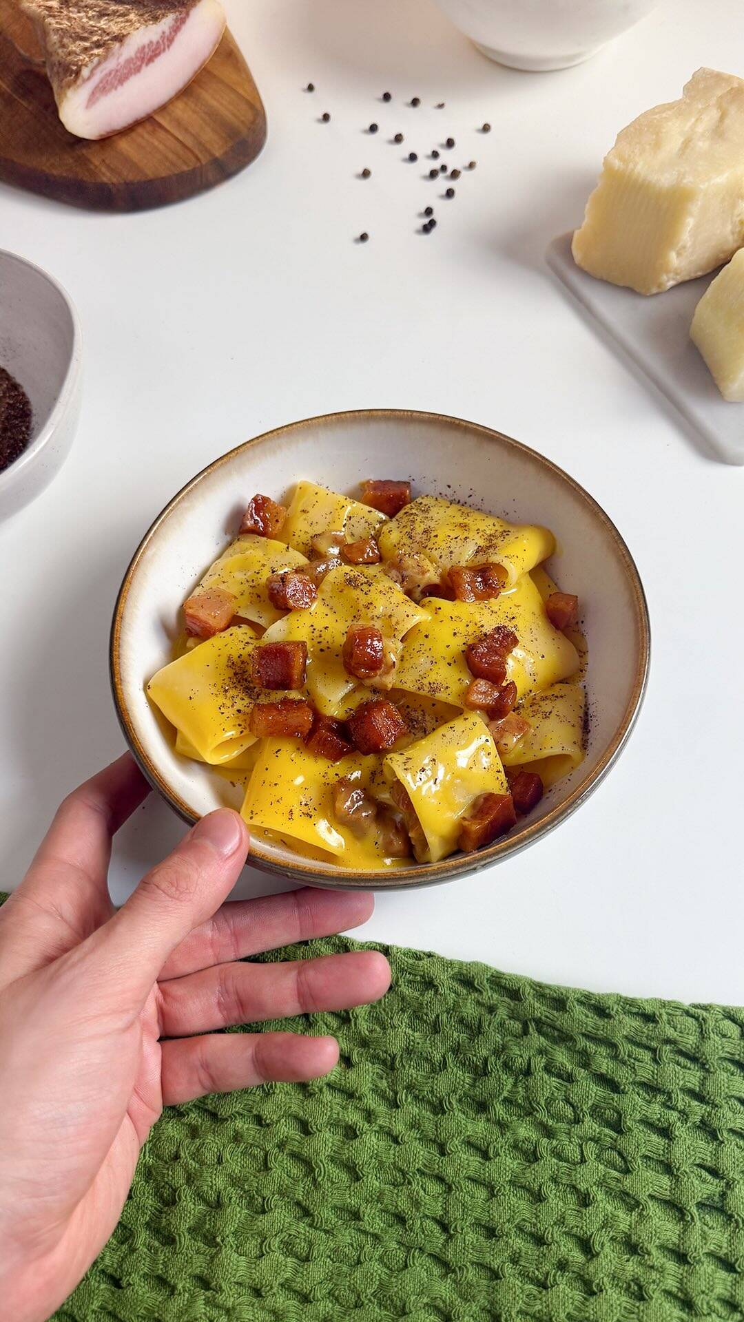 Foto de la receta Carbonara científica al baño maría con pecorino y parmesano