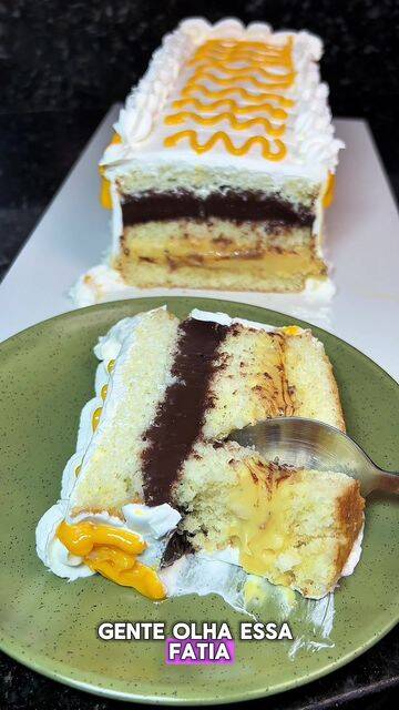Foto de la receta Torta de maracuyá y chocolate con chantilly