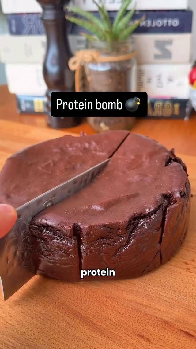 High-Protein Dark Chocolate Cottage Cheese Cheesecake recipe thumbnail
