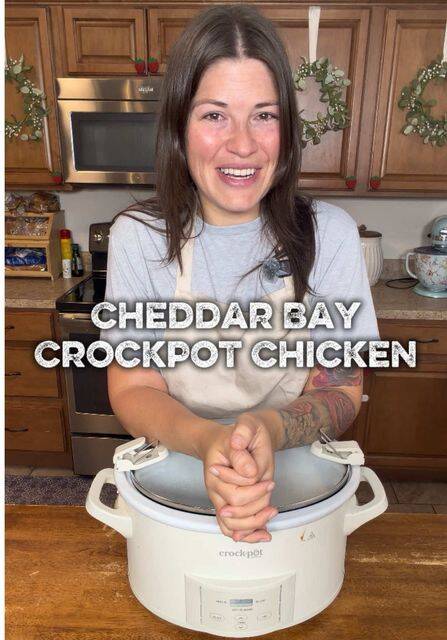 Crockpot Cheddar Bay Biscuit Chicken with Cheese recipe thumbnail