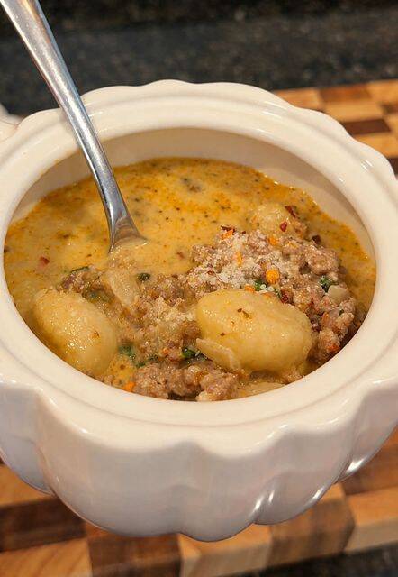 Foto de la receta Italian Sausage Gnocchi Soup with Spinach