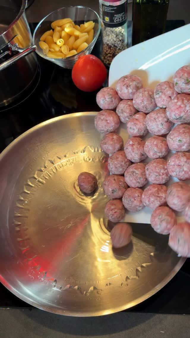 Simple Pasta with Meatballs Recipe for Dinner recipe thumbnail