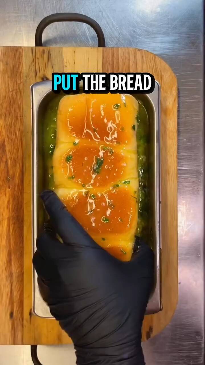Loaded Garlic Butter Parmesan Bread with Meatballs and Brisket recipe thumbnail