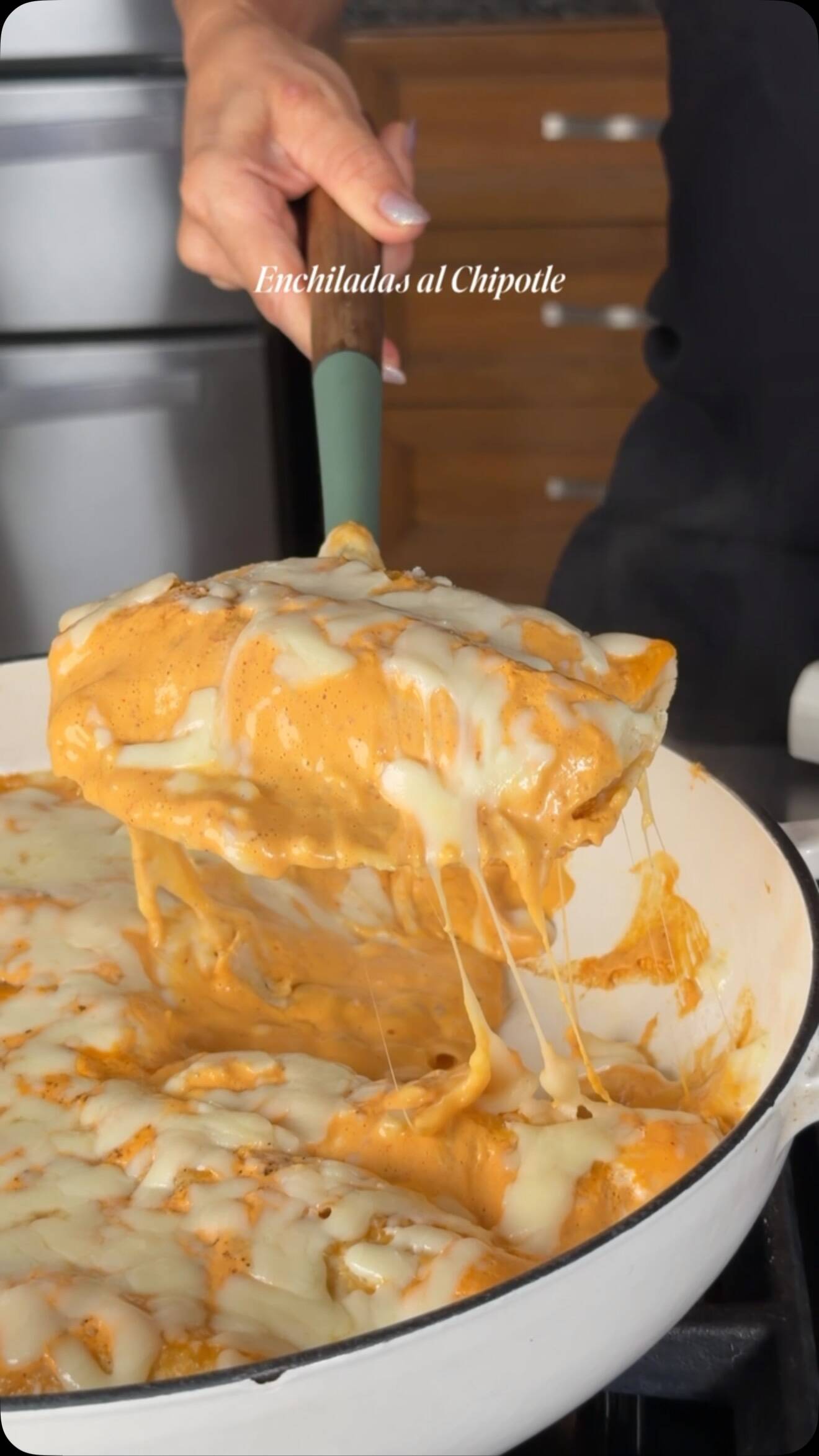 Foto de la receta Enchiladas al chipotle con pollo y crema