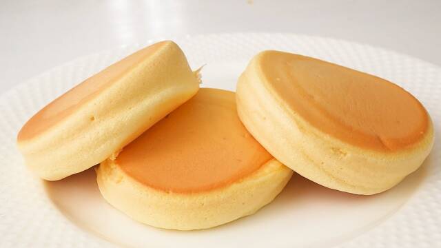 Fluffy Japanese Soufflé Pancakes for $1 recipe thumbnail