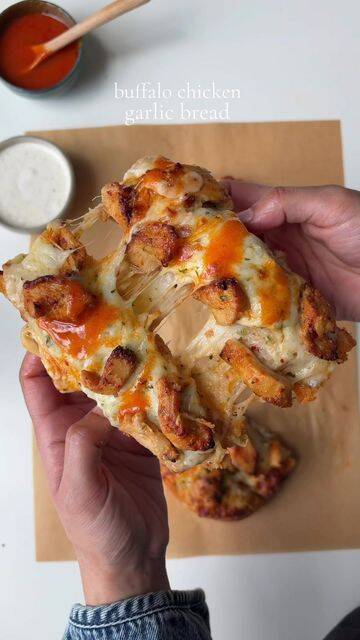 Cheesy Buffalo Chicken Garlic Bread with Ranch recipe thumbnail