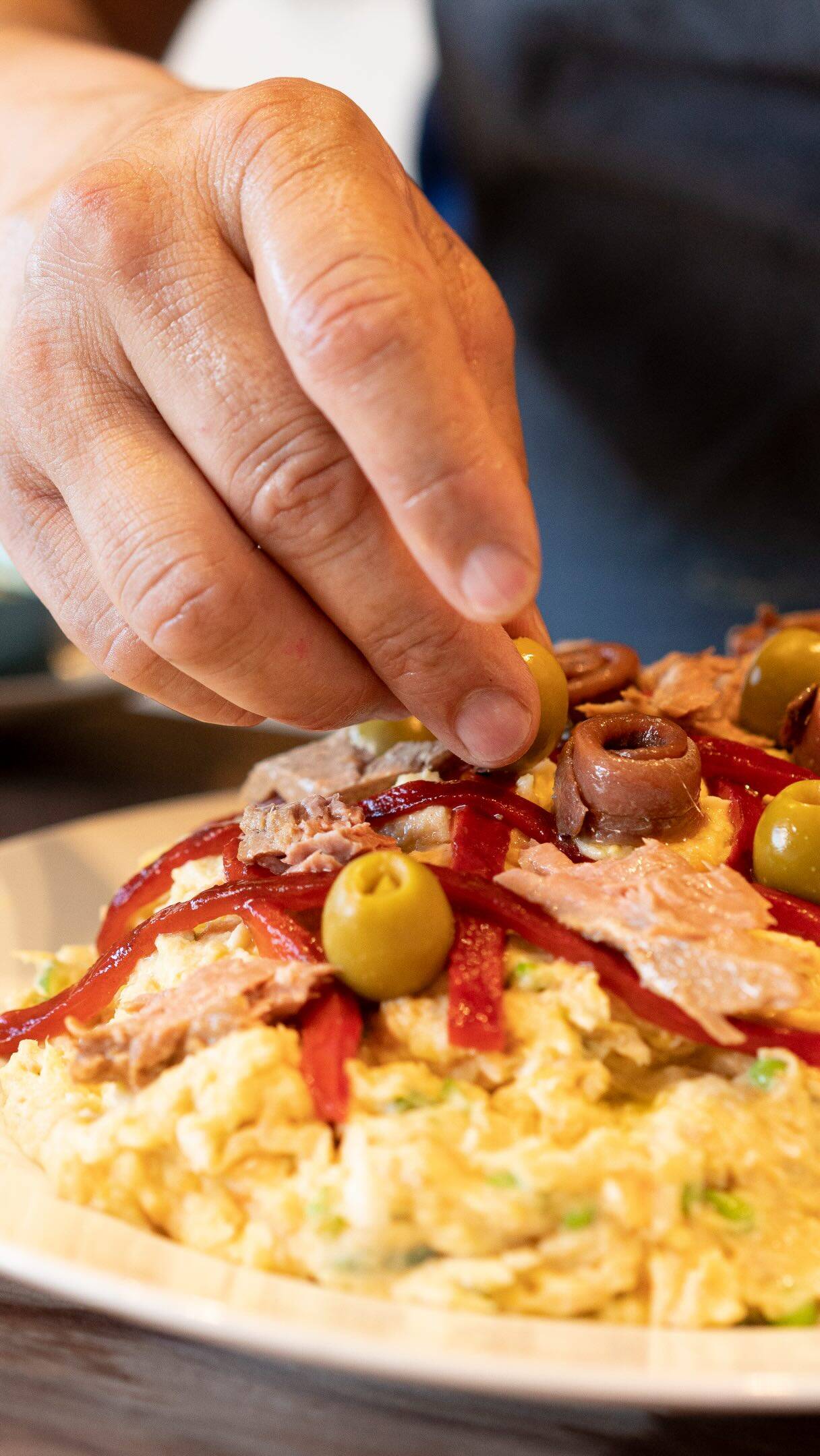Foto de la receta Ensaladilla rusa con atún y mayonesa casera