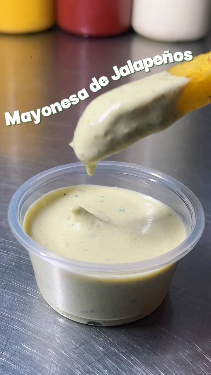 Foto de la receta Mayonesa de jalapeños para hamburguesas