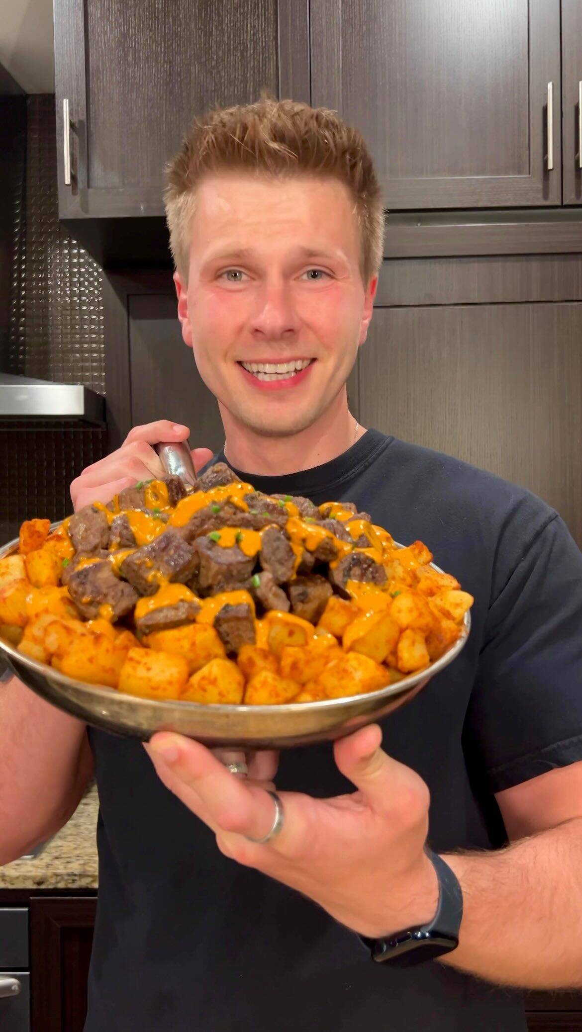 Garlic Butter Steak Potato Bowls with Chipotle Mayo recipe thumbnail