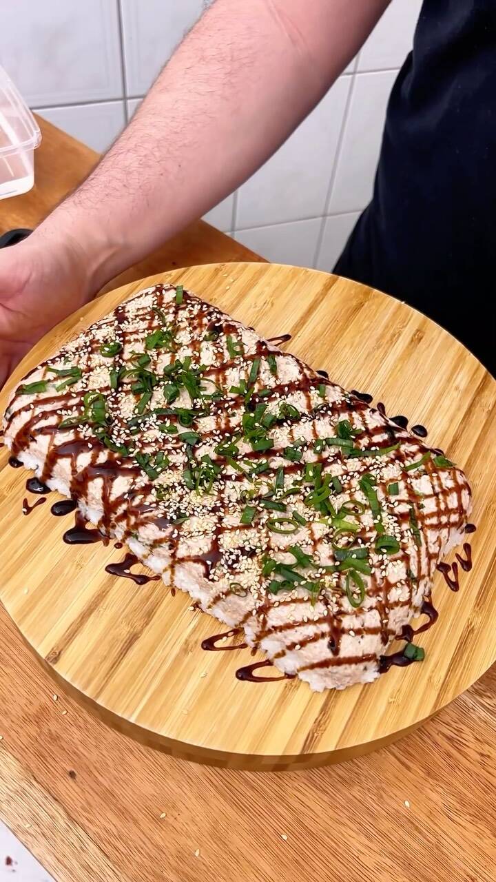 Foto de la receta Arroz de atún con mayonesa, cebollino y sésamo