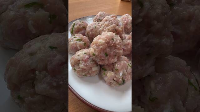Albóndigas de Pollo con Salsa de Limón y Cibulet