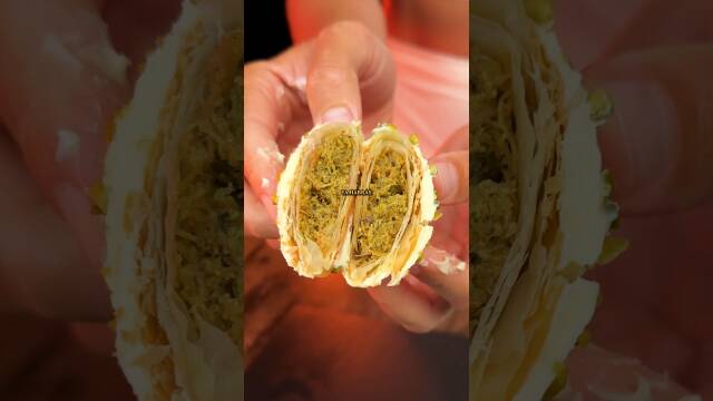 Foto de la receta Triángulos de Masa Filo con Chocolate y Pistachos