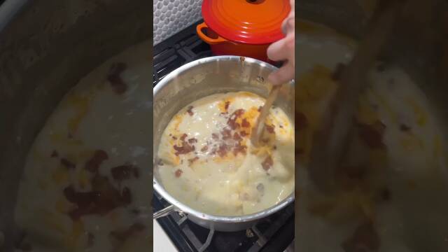 Loaded Baked Potato Soup Recipe recipe thumbnail