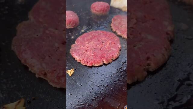Grilled Cheese Smashburgers recipe thumbnail