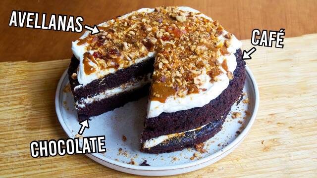 Foto de la receta Naked Cake de Chocolate y Café con Praliné de Avellanas