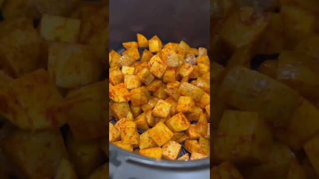 Easy Air Fryer Potatoes recipe thumbnail