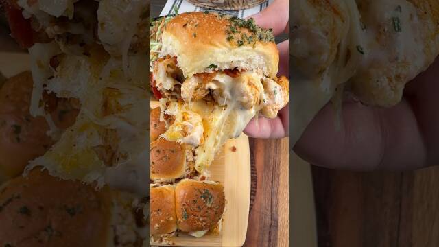 Cheesy Chicken Alfredo Sliders recipe thumbnail