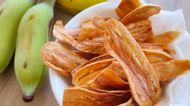 How to Make Banana Chips | Easy Homemade Banana Chips Recipe recipe thumbnail