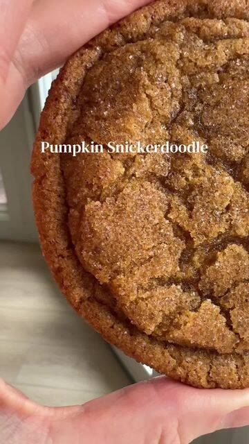 Foto de la receta Pumpkin Snickerdoodle Cookies Rolled in Cinnamon Sugar