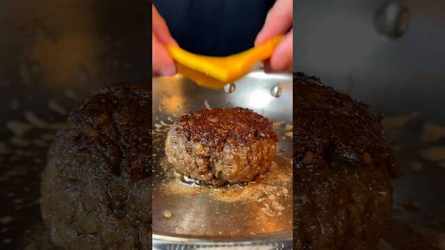 Gourmet Burger with Cheddar Cheese Sauce recipe thumbnail