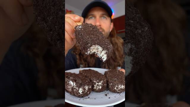 Oreo Protein Ice Cream Bars with Cool Whip recipe thumbnail