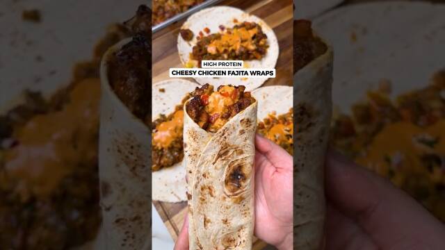 Cheesy Chicken Fajita Wraps with Low-Carb Tortillas recipe thumbnail