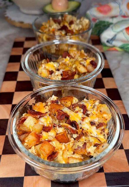 Dump-and-Go Breakfast Hash Brown Scramble Meal Prep recipe thumbnail