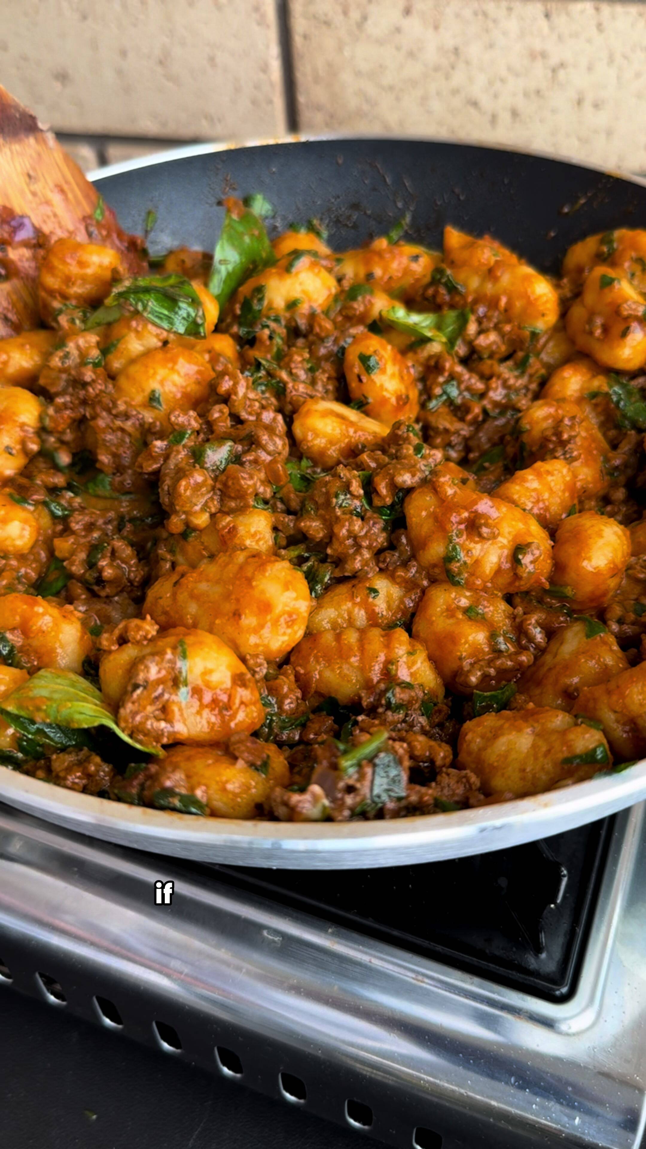 Quick & Creamy Beef Gnocchi: A 10-Minute Protein-Packed Delight! recipe thumbnail