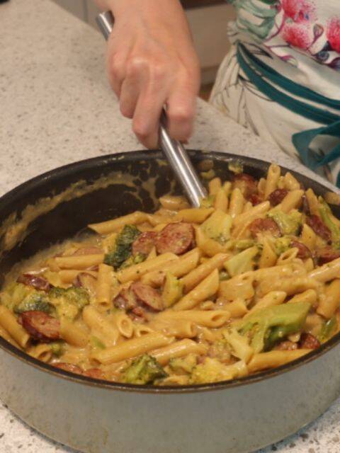 One Pan Sausage Broccoli Alfredo Pasta recipe thumbnail