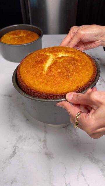 El Bizcochuelo de Vainilla Perfecto: Sencillo y Delicioso para Decorar tus Celebraciones recipe thumbnail