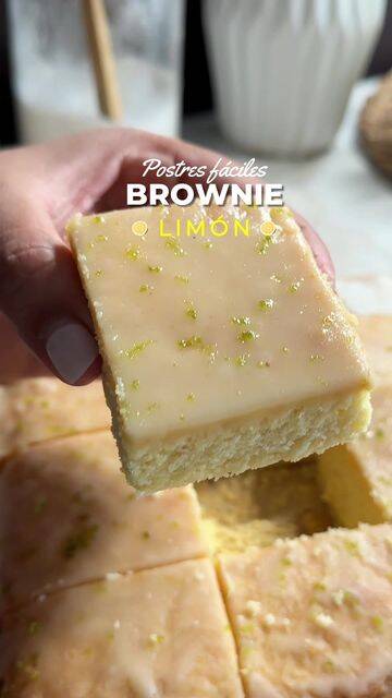 Foto de la receta Brownie de Limón con glaseado de limón