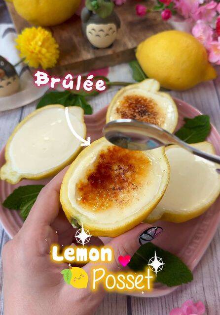 Posset de Limón: Un Postre Británico Cremoso con Toque Brûlée