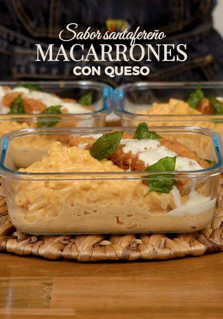 Foto de la receta Pollo apanado con macarrones con queso y salsa blanca