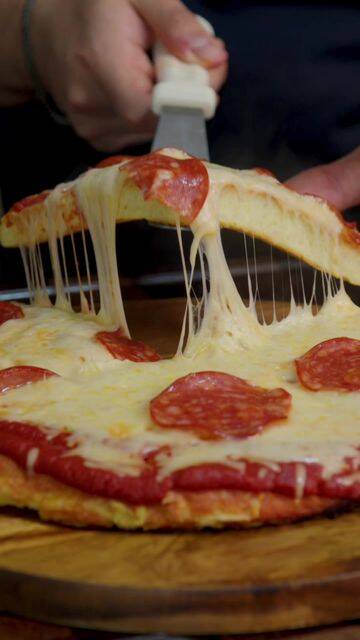 Foto de la receta Pizza de arroz con mozzarella y pepperoni