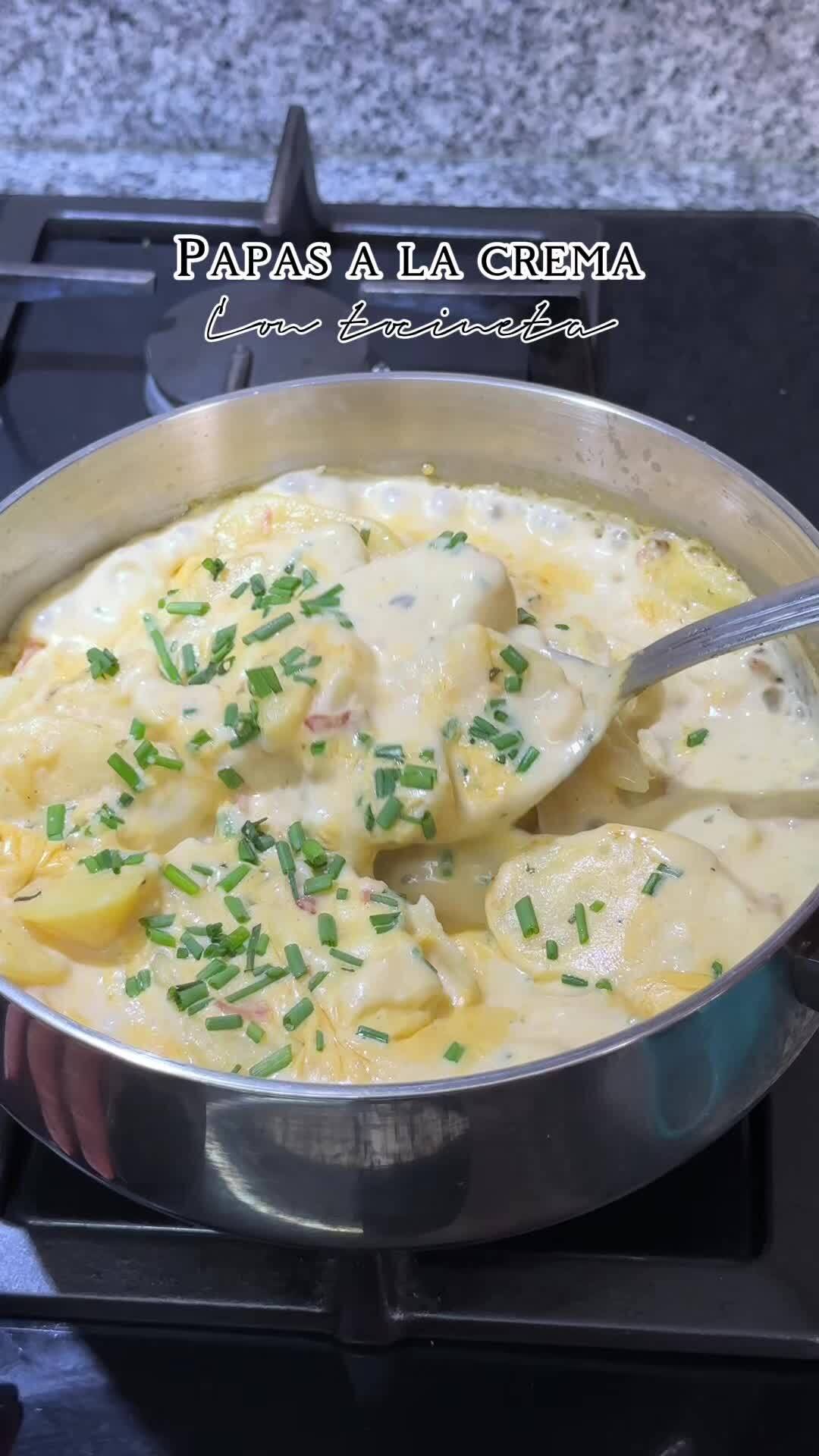 Papas a la Crema con Tocineta y Cebollín: ¡El Acompañante Perfecto para tu Almuerzo! recipe thumbnail