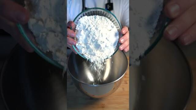 Perfectly Fluffy Cupcakes: A Step-by-Step Guide to Mastering the Recipe recipe thumbnail
