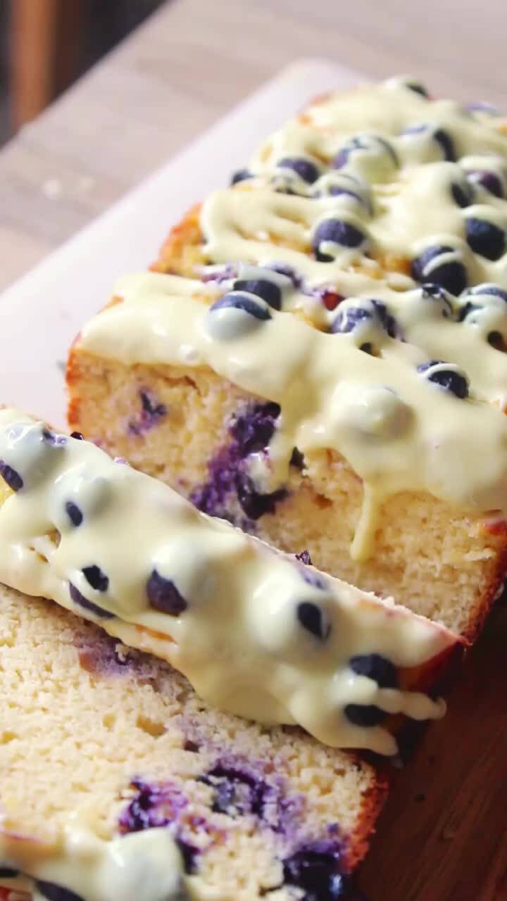Queque de Arándanos Saludable y Esponjoso con Harinas de Almendra y Coco recipe thumbnail