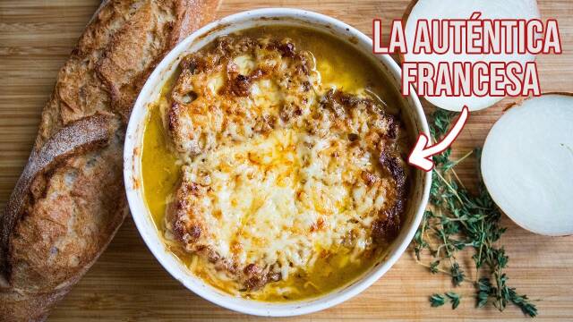 Sopa de Cebolla Caramelizada con Queso Gouda y Pan Tostado recipe thumbnail