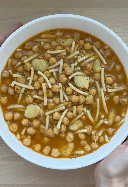 Foto de la receta Rancho Canario de Garbanzos: Guiso Tradicional Vegetariano con Calabaza y Fideos