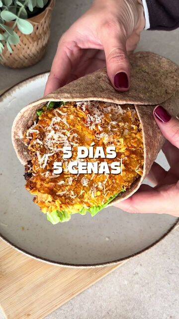Wrap saludable de pollo en freidora de aire con guacamole casero recipe thumbnail