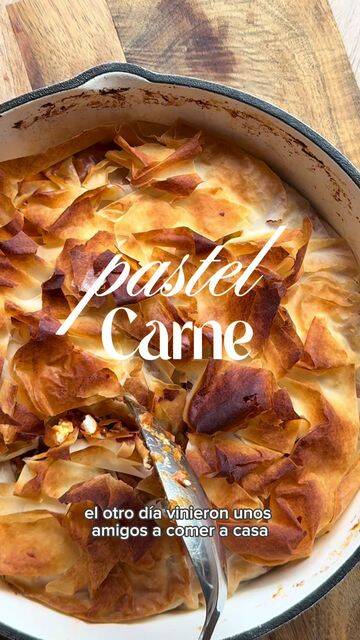Pastel Crujiente de Carne y Queso Feta con Masa Filo recipe thumbnail