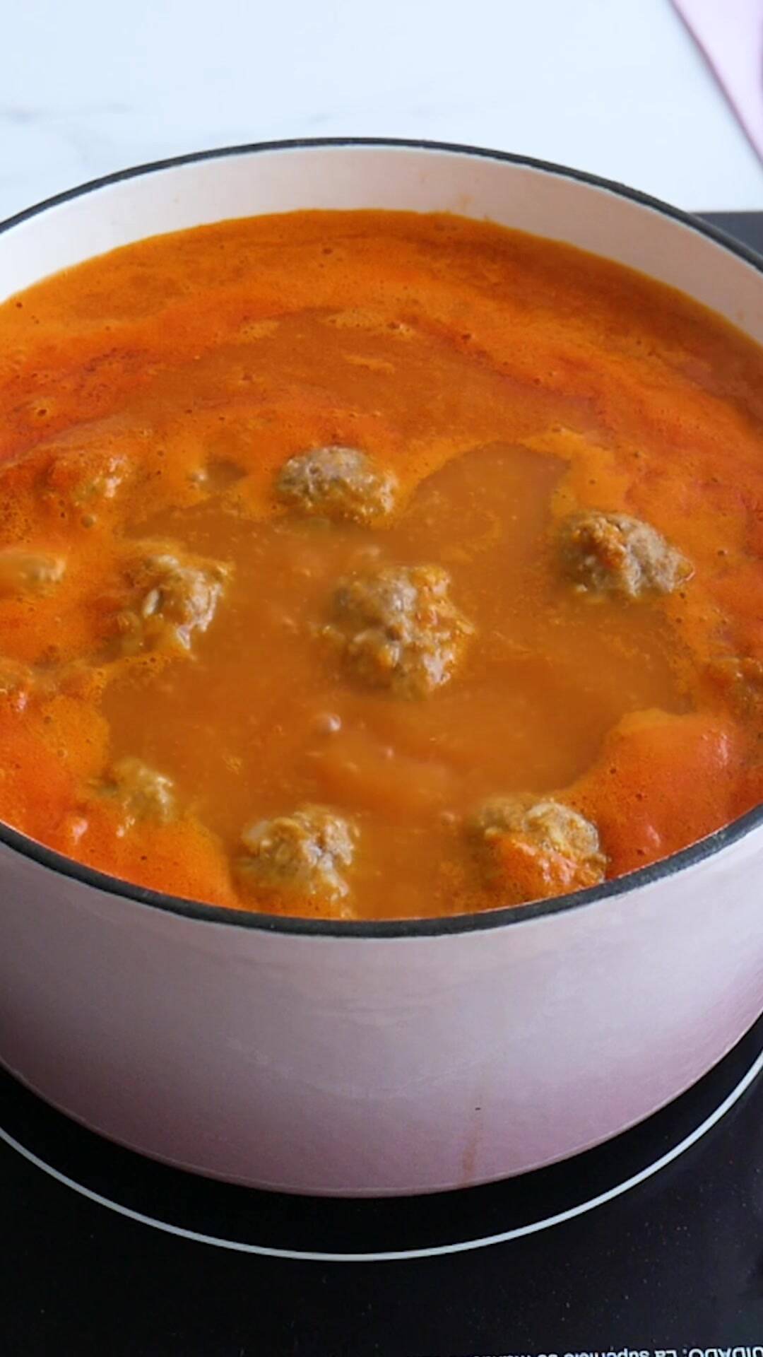 Albóndigas Caseras en Caldo de Chipotle Fácil y Delicioso recipe thumbnail