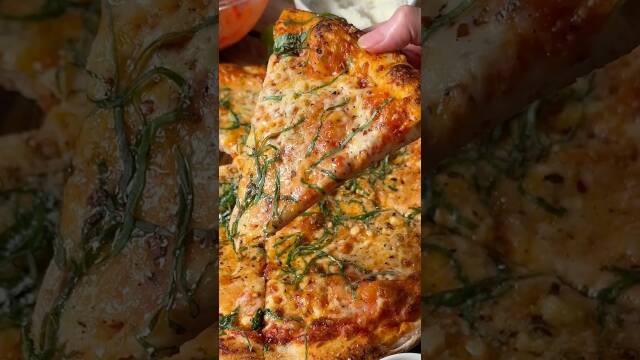 How to Make Crispy Bottom Pizza at Home with a Mesh Baking Tray recipe thumbnail