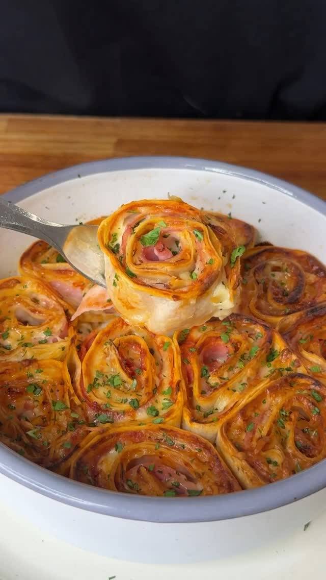 Almuerzo Rápido: Wrap de Tortilla de Trigo con Salsa de Pizza, Jamón y Queso