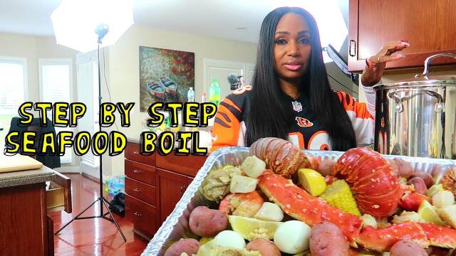 How to Cook a Seafood Boil Step by Step recipe thumbnail