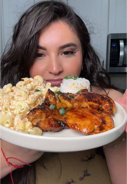 "Taste of Aloha: Juicy Hawaiian Barbecue Chicken with Creamy Macaroni Salad" recipe thumbnail