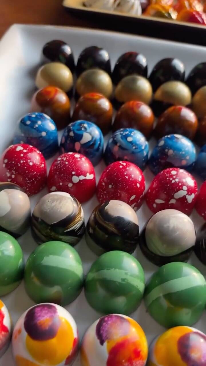 "Luxurious Bon-Bon Masterclass: Create and Sell Gourmet Chocolate Delights" recipe thumbnail